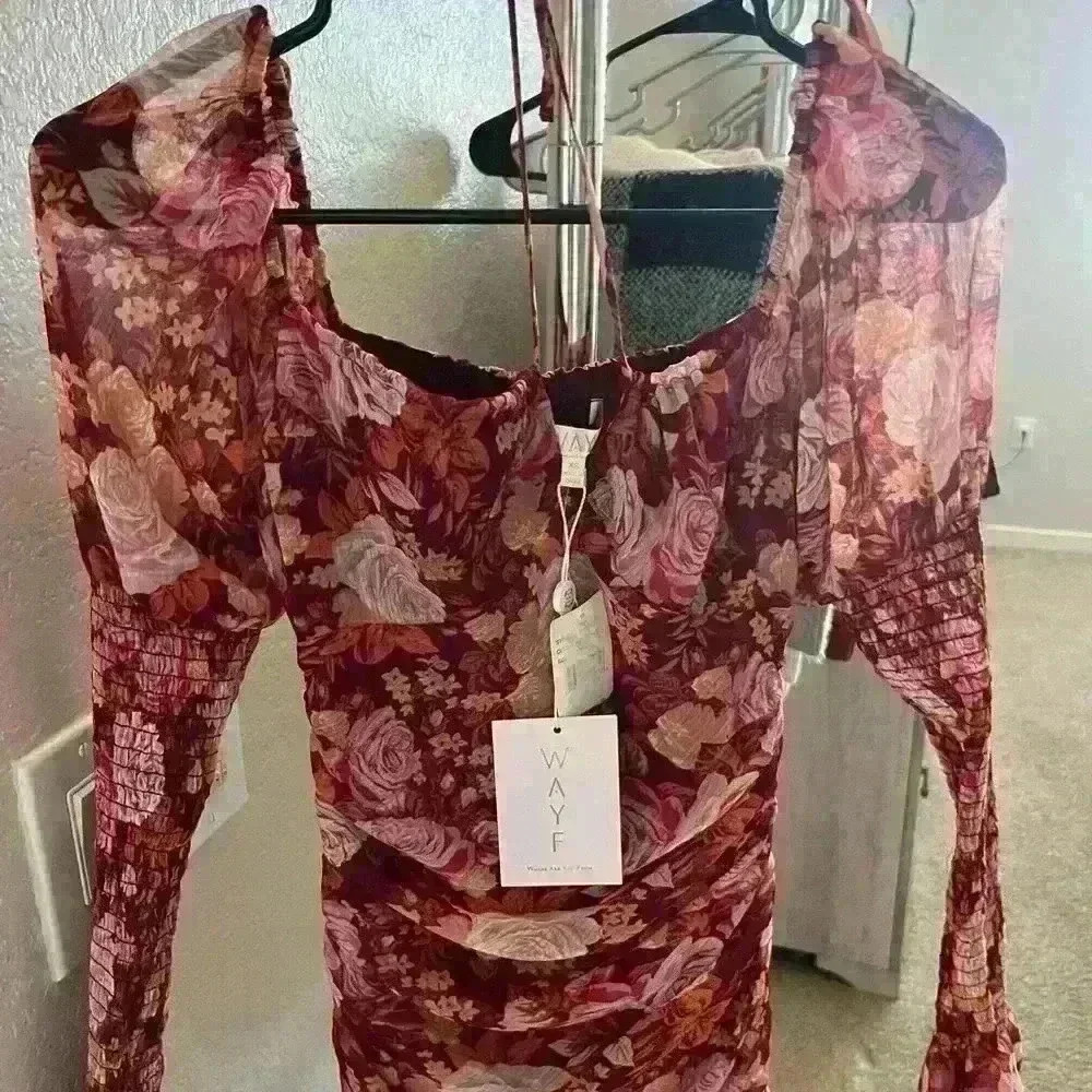 WAYF Ruffle Ruched Maroon red Floral Mini Dress Long Sleeve - Picture 6 of 6